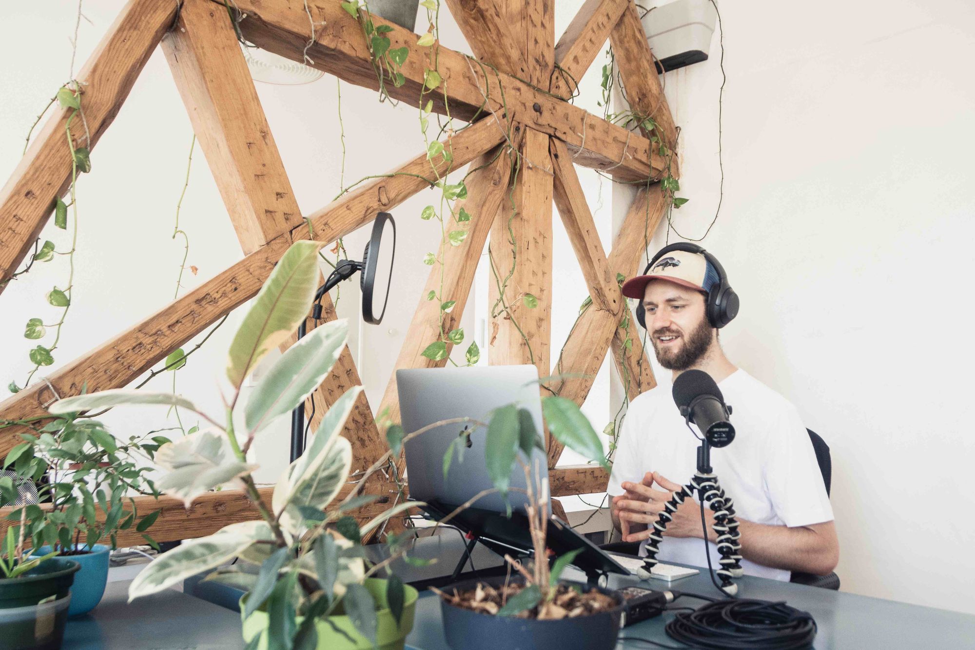 How to Get More Coaching & Consulting Clients By Podcasting